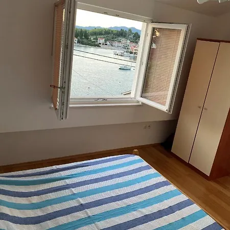 Beachside 2-bed Bliss! Blace