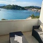 Beachside 2-bed Bliss! * Blace