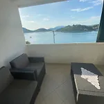 Beachside 2-bed Bliss! Blace