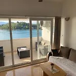 Beachside 2-bed Bliss! *