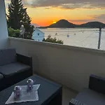 Beachside 2-bed Bliss! *