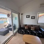 Apartment Beachside 2-bed Bliss!
