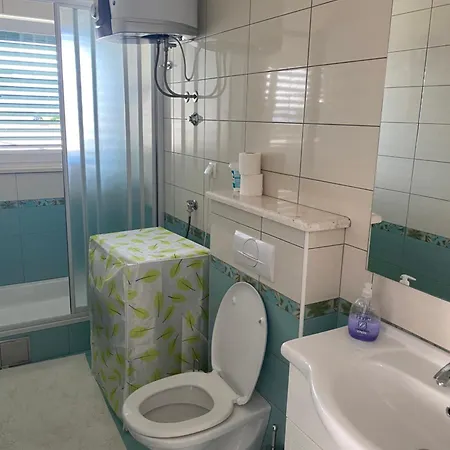 Beachside 2-bed Bliss! بلاتشي