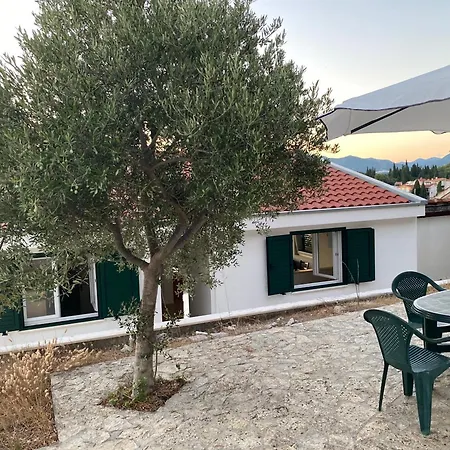 Beachside 2-bed Bliss! * بلاتشي