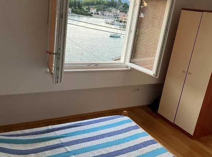 Beachside 2-bed Bliss! Blace