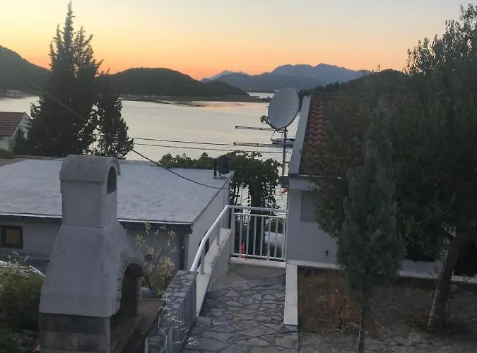 Beachside 2-bed Bliss! Blace