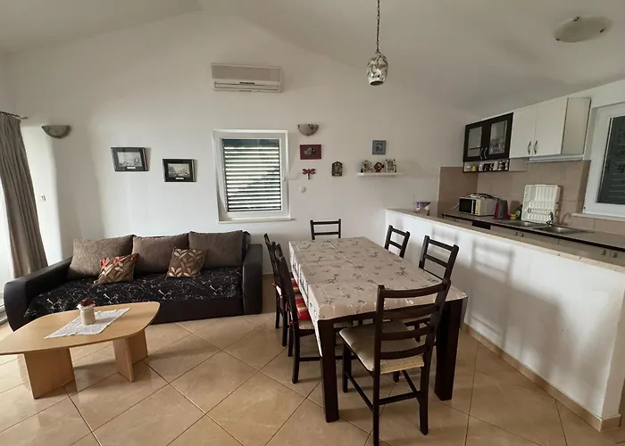 Beachside 2-bed Bliss! Διαμέρισμα Blace