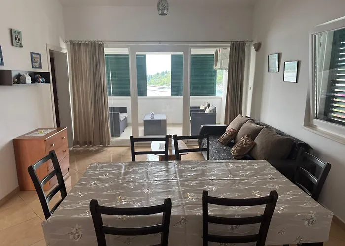 Beachside 2-bed Bliss! Διαμέρισμα *
